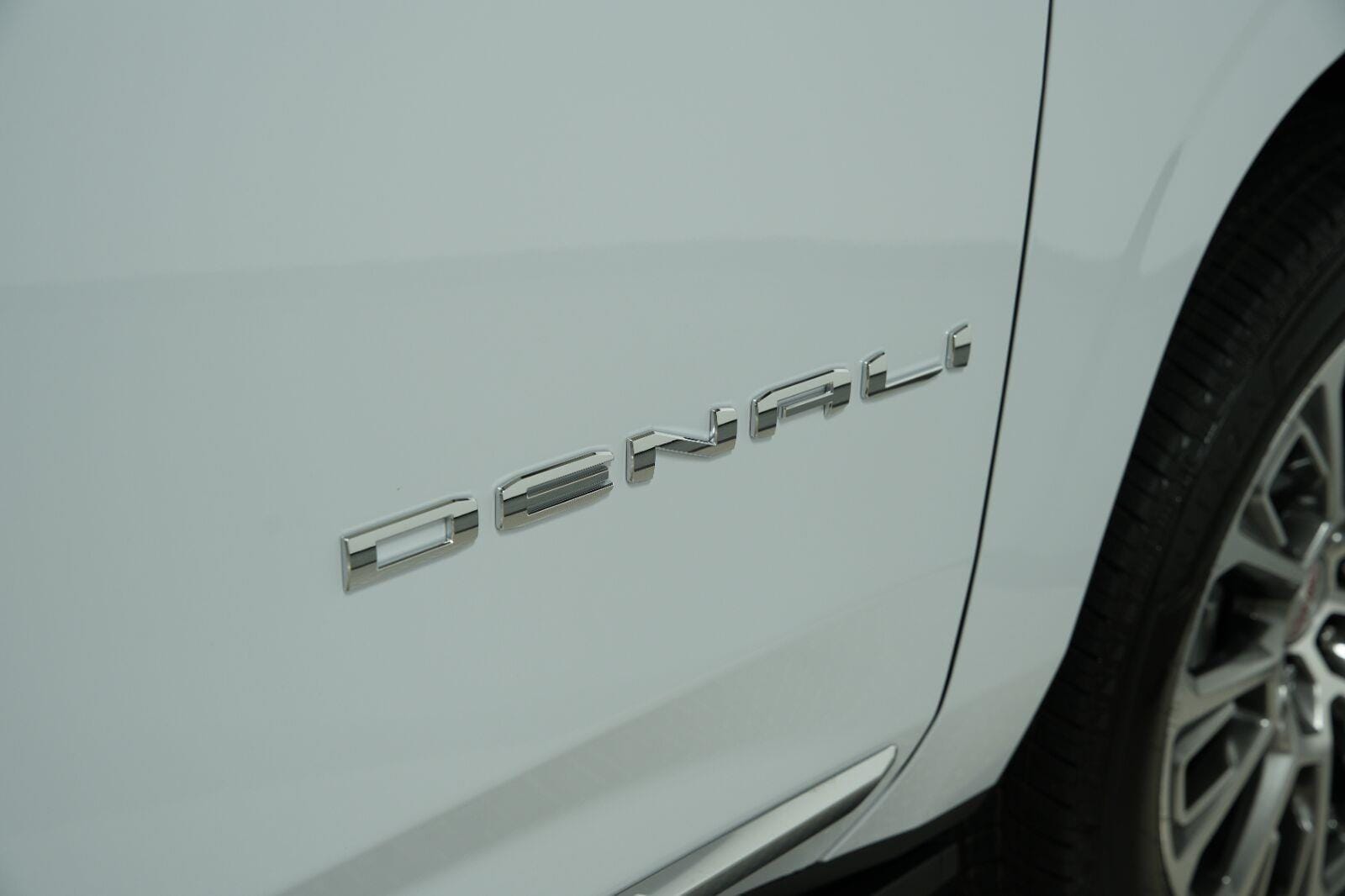 2026 GMC Yukon Denali - Photo 31