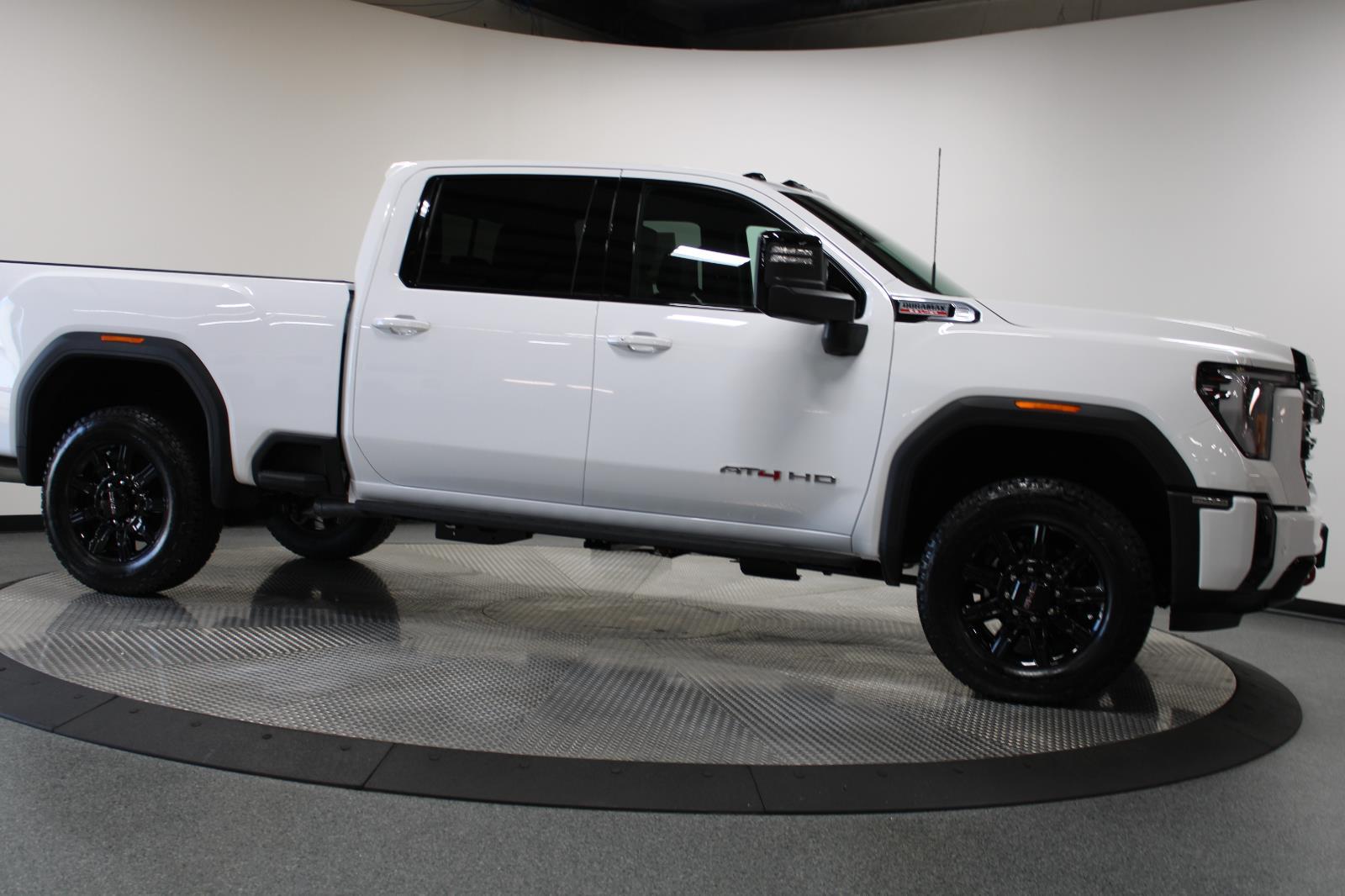 2026 GMC Sierra 2500HD AT4 - Photo 16