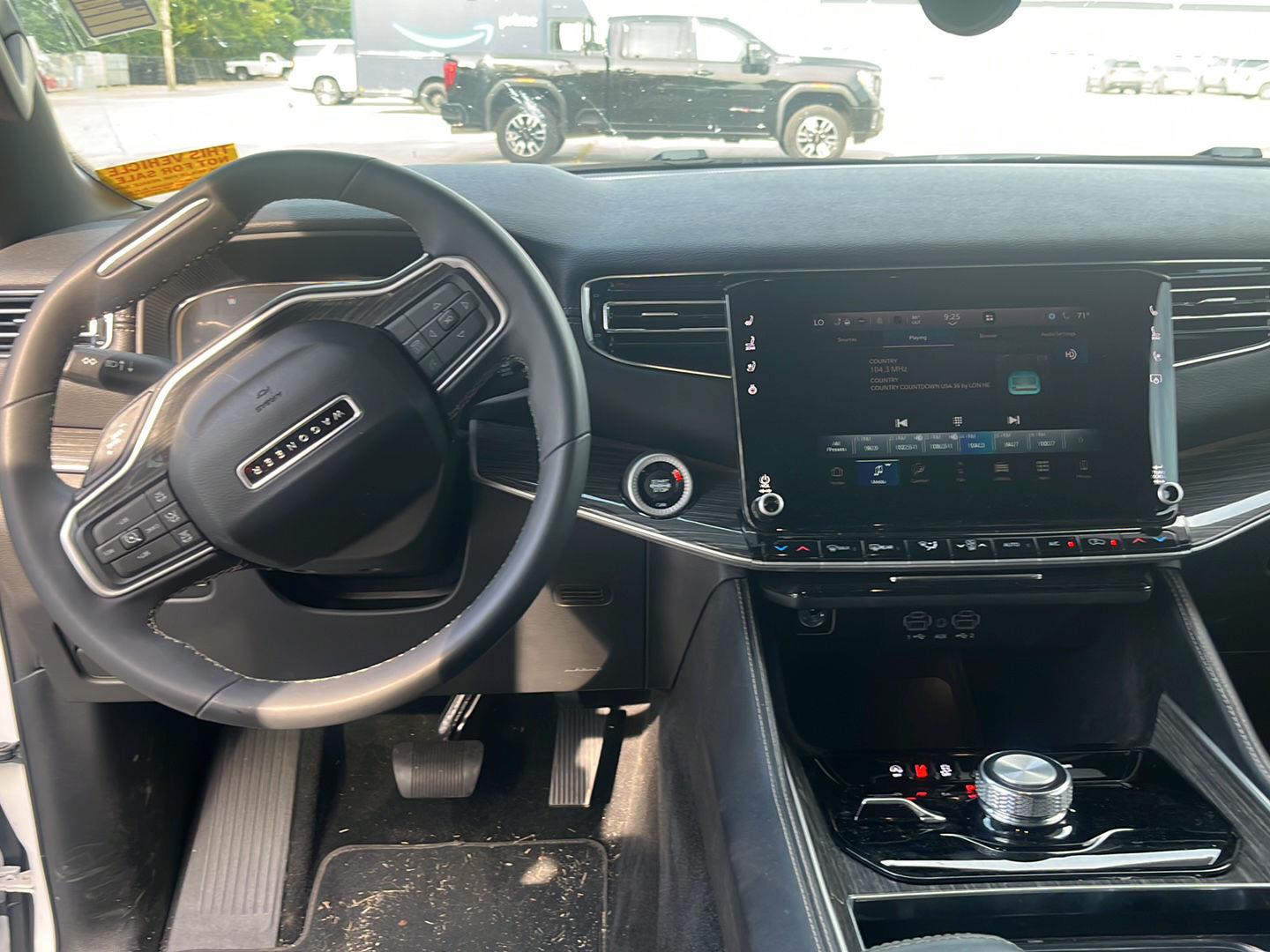 2022 Jeep Wagoneer Series II - Photo 12