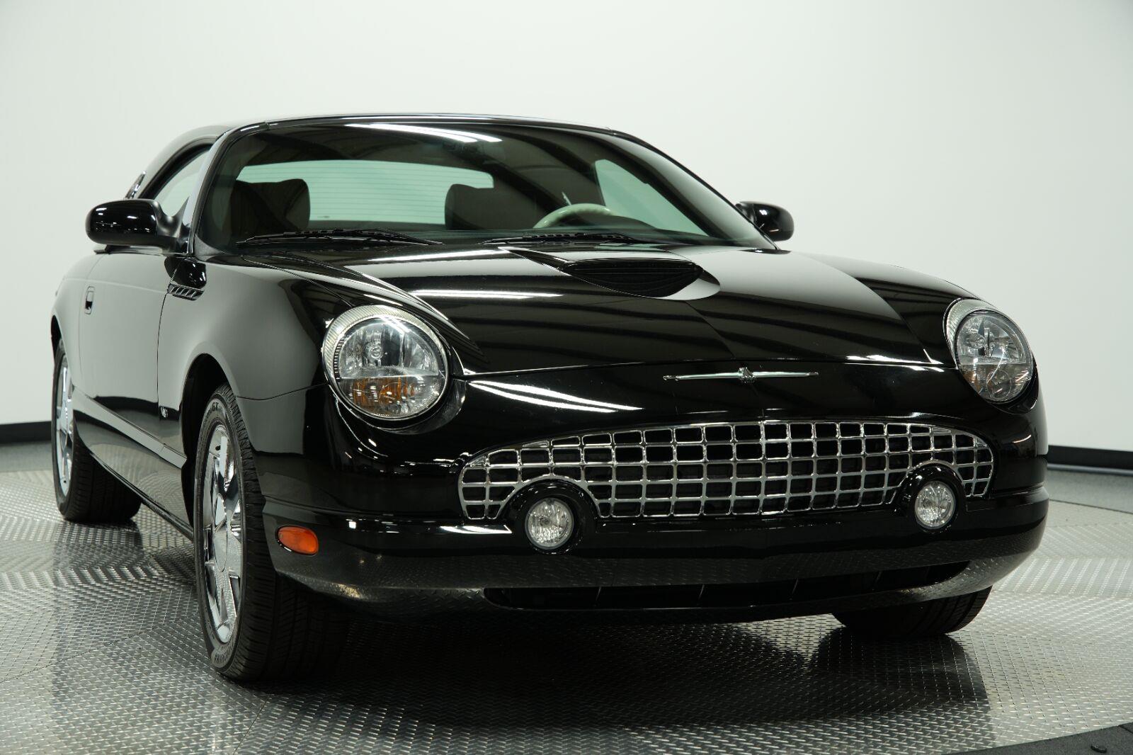 Used 2003 Ford Thunderbird Deluxe with VIN 1FAHP60A33Y111471 for sale in Kansas City