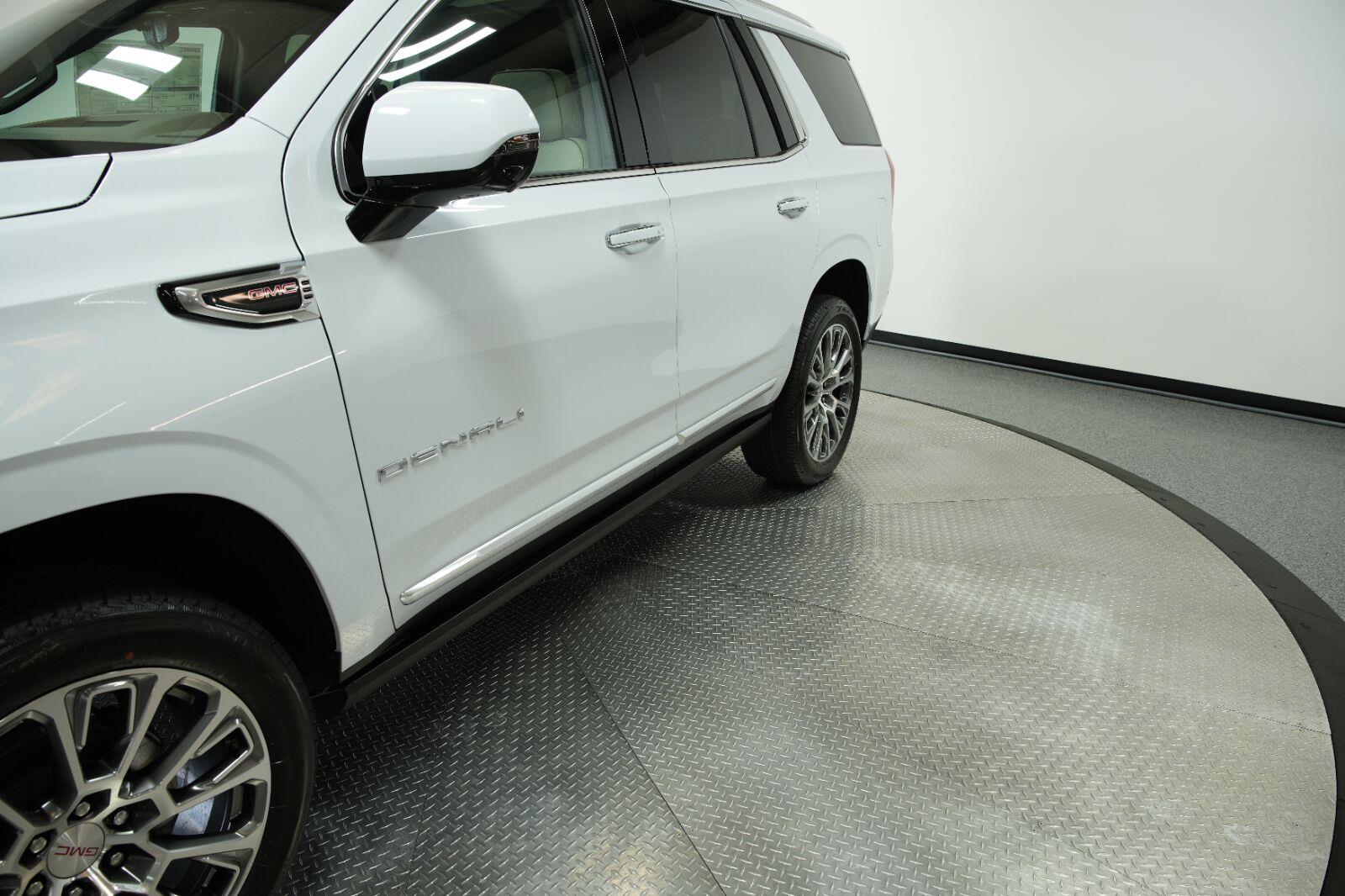 2026 GMC Yukon Denali - Photo 6