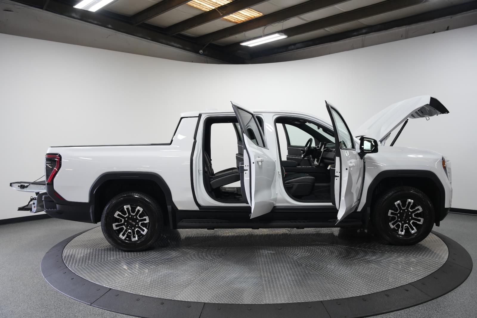2026 GMC Sierra EV Elevation - Photo 10