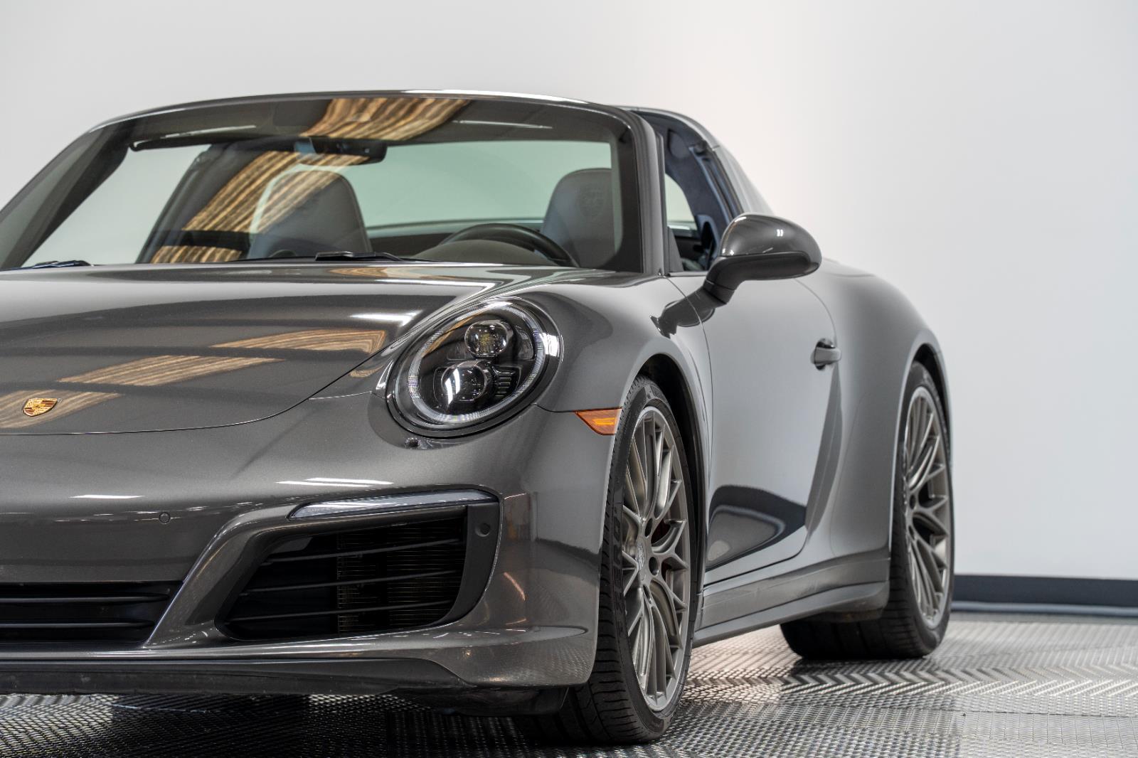 2017 Porsche 911 4S photo 4