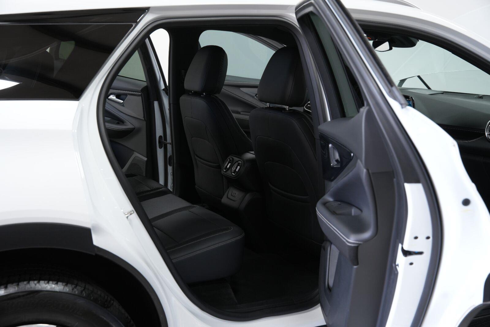 2024 Chevrolet Blazer EV LT - Photo 14