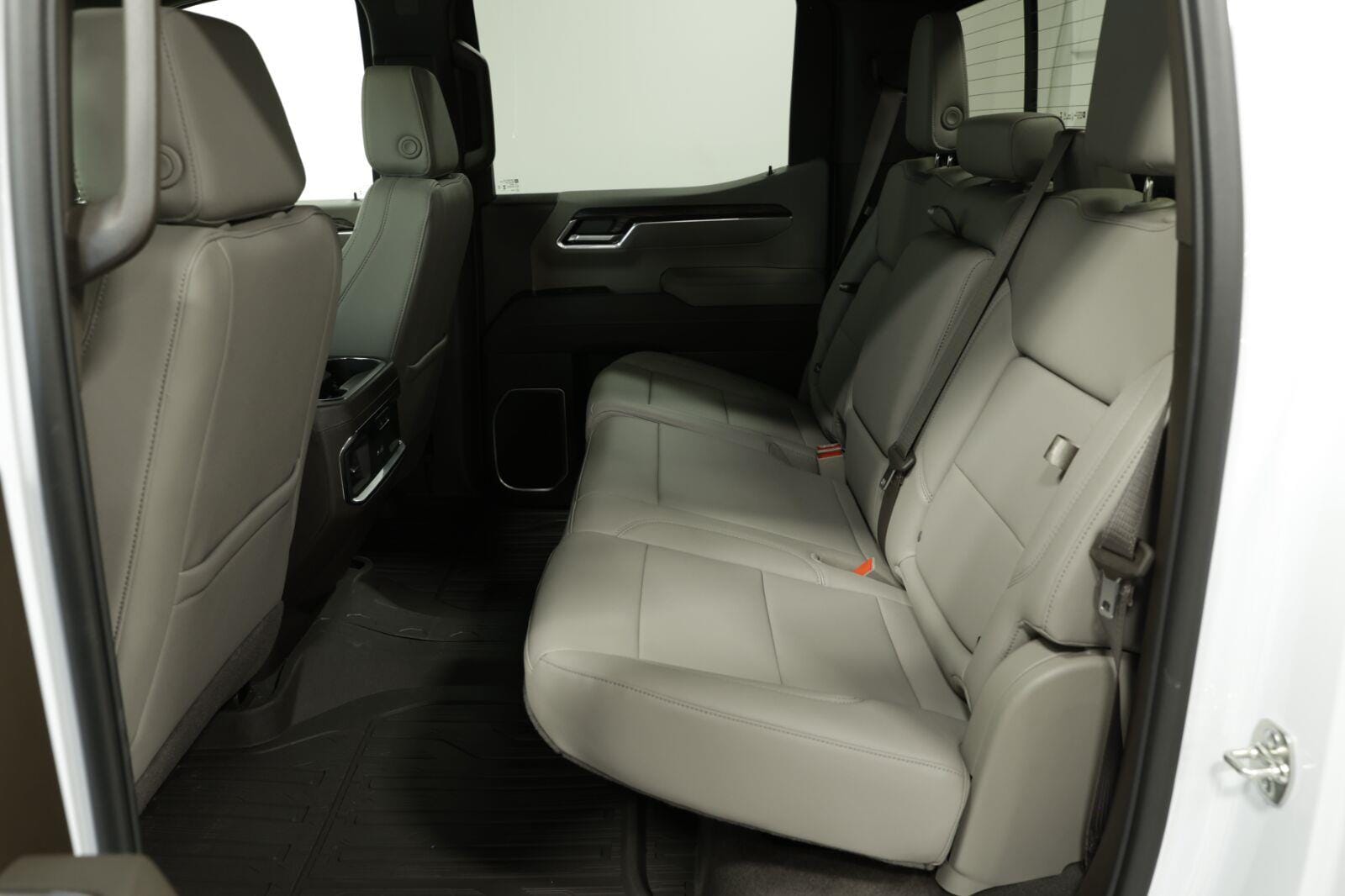 2026 GMC Sierra 1500 SLT - Photo 27