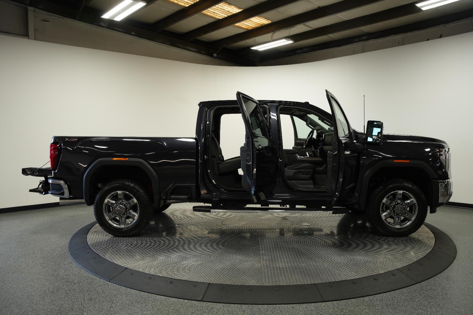 2025 GMC Sierra 2500HD SLT - Photo 10
