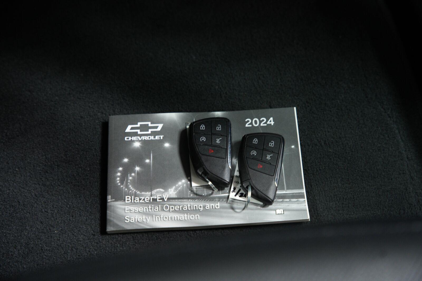 2024 Chevrolet Blazer EV LT - Photo 28