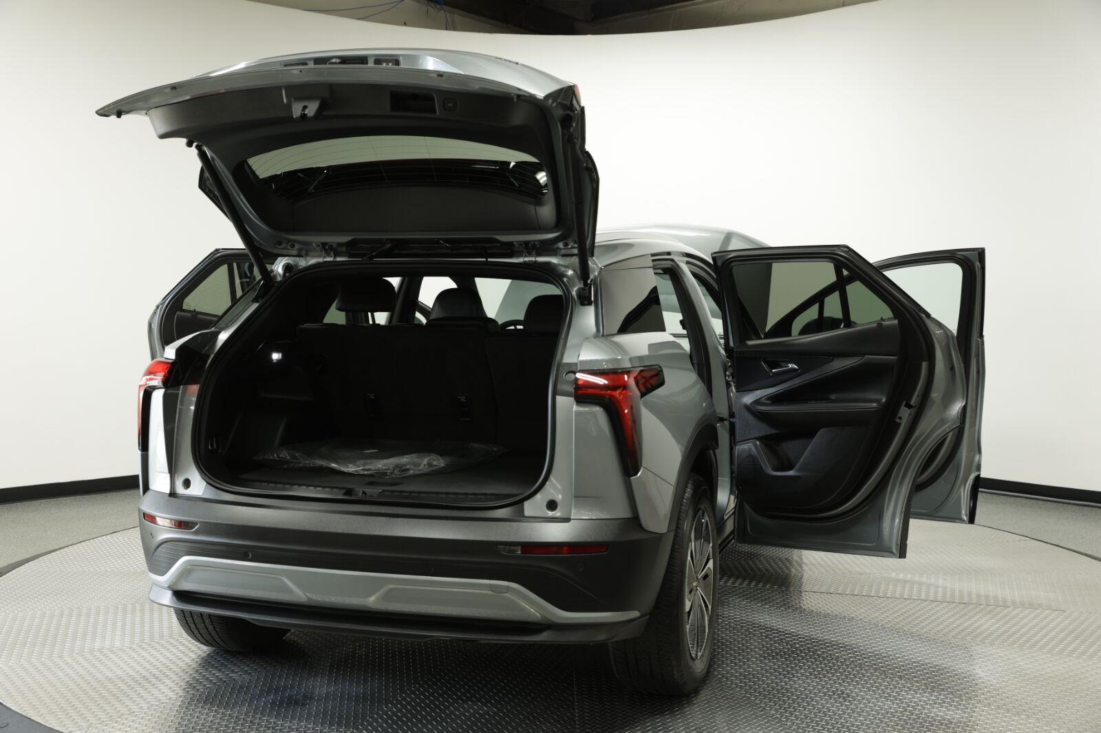 2024 Chevrolet Blazer EV LT - Photo 14
