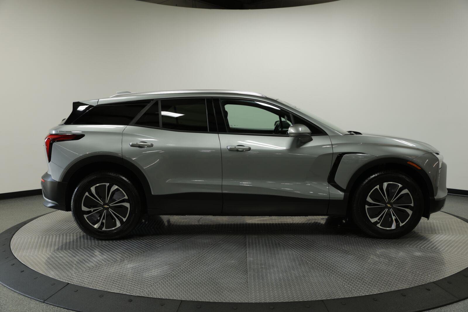 2024 Chevrolet Blazer EV LT - Photo 9