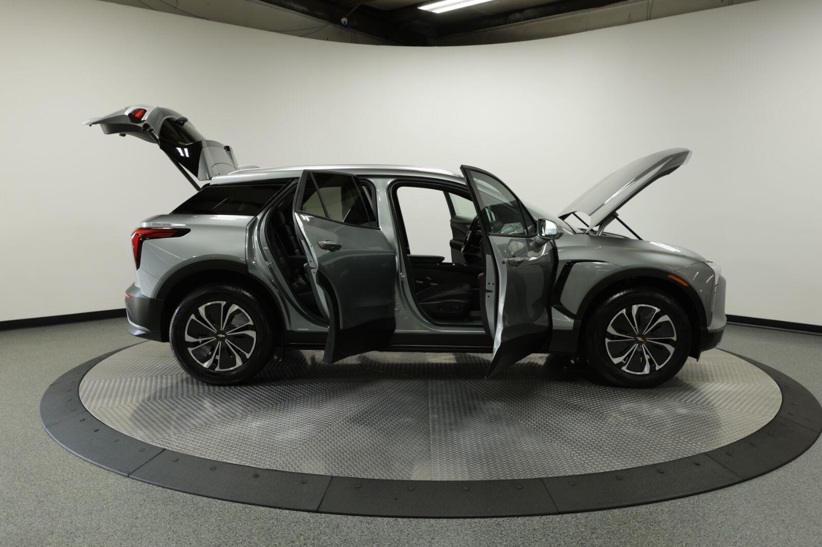 2024 Chevrolet Blazer EV LT - Photo 11