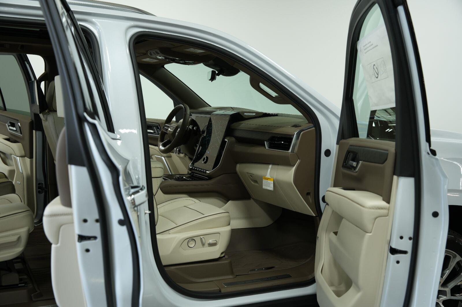 2026 GMC Yukon Denali - Photo 13