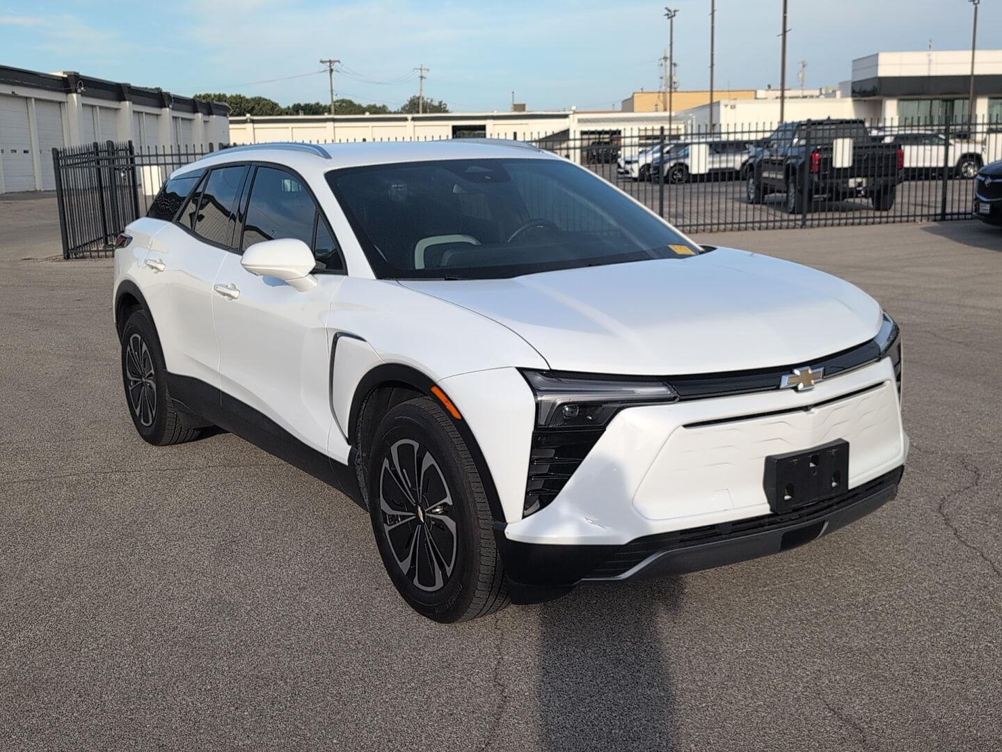 Used 2024 Chevrolet Blazer EV LT with VIN 3GNKDBRJ9RS228208 for sale in Kansas City
