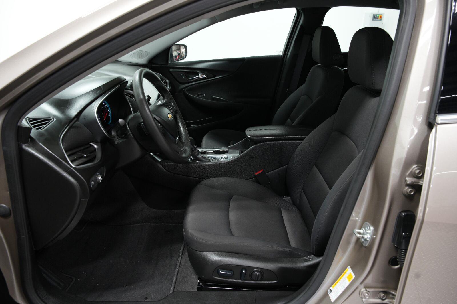 2025 Chevrolet Malibu 1LT - Photo 33