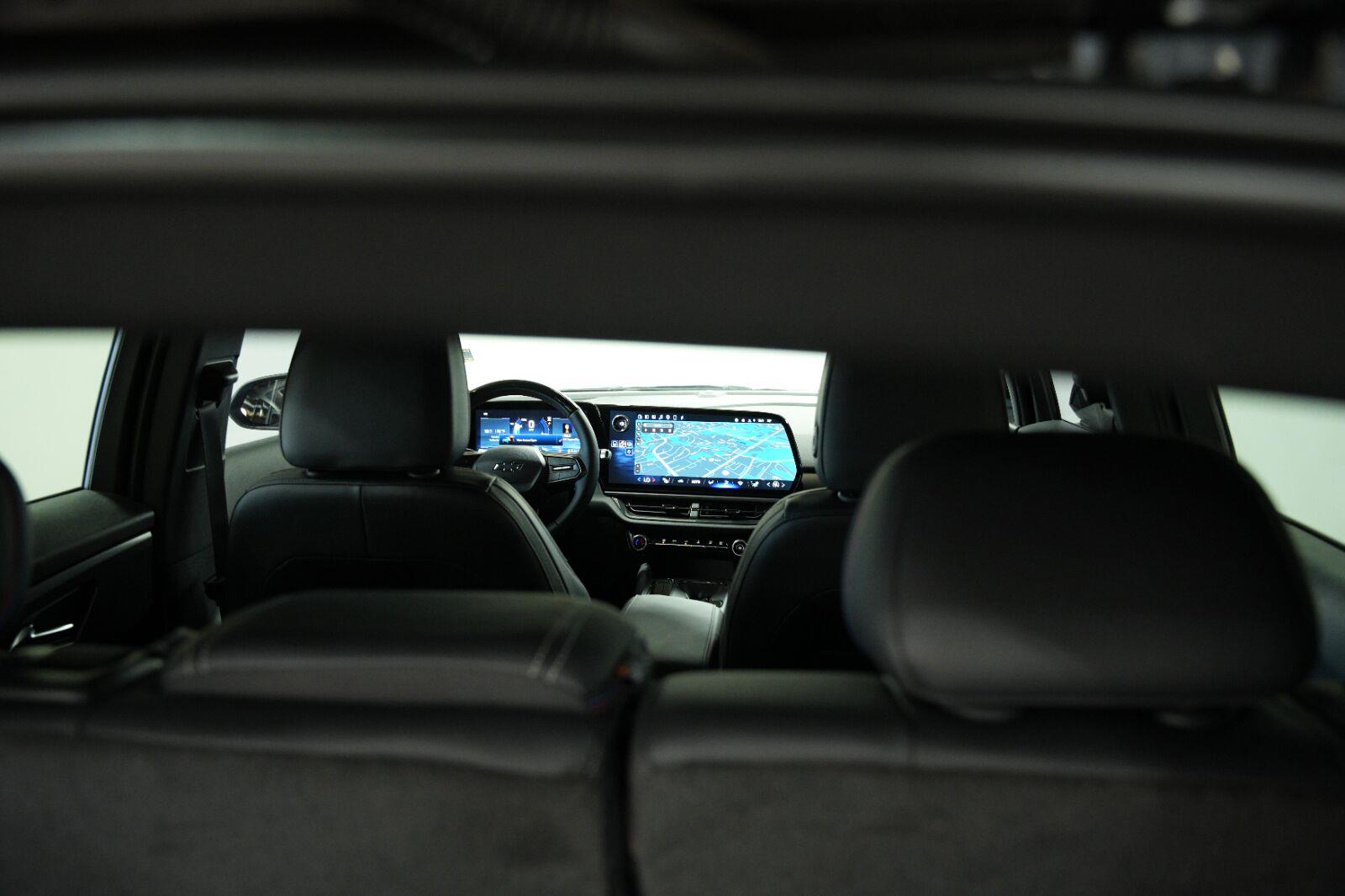 2024 Chevrolet Equinox EV Launch Edition - Photo 17