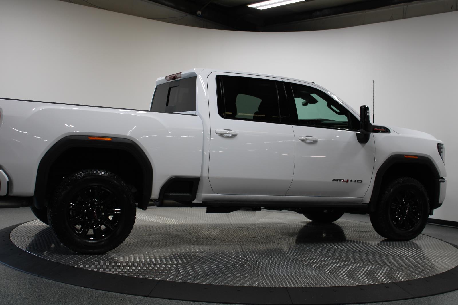 2026 GMC Sierra 2500HD AT4 - Photo 14