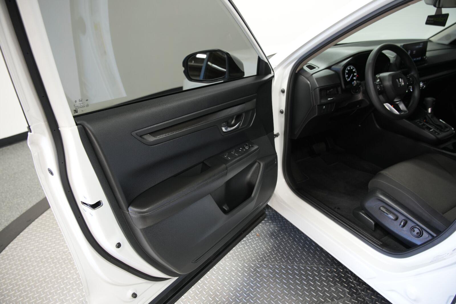 2025 Honda CR-V EX - Photo 36