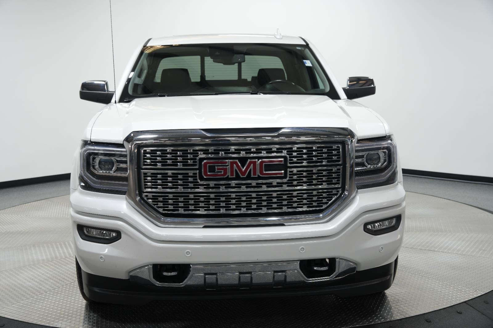 Used 2018 GMC Sierra 1500 Denali Denali with VIN 3GTU2PEJXJG125798 for sale in Kansas City