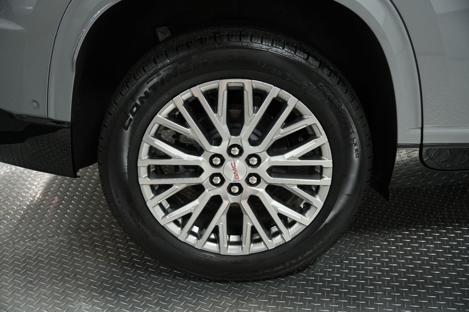 2026 GMC Acadia Denali - Photo 26
