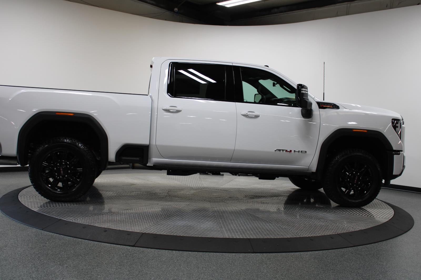 2026 GMC Sierra 2500HD AT4 - Photo 15