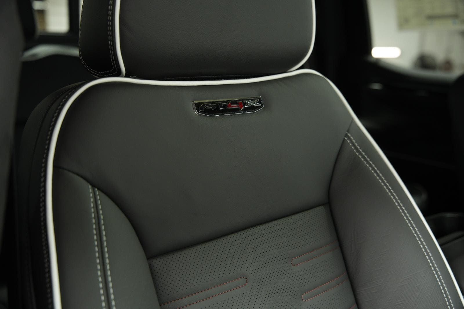 2026 GMC Sierra 1500 AT4X - Photo 19