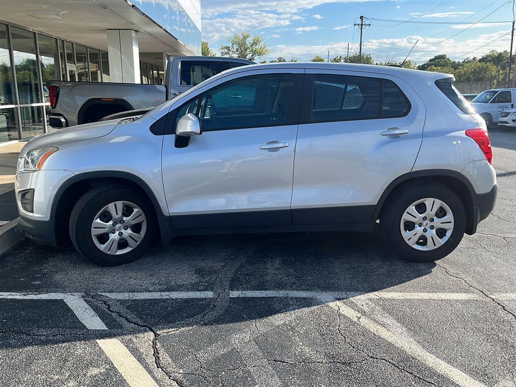 2016 Chevrolet Trax LS photo 3