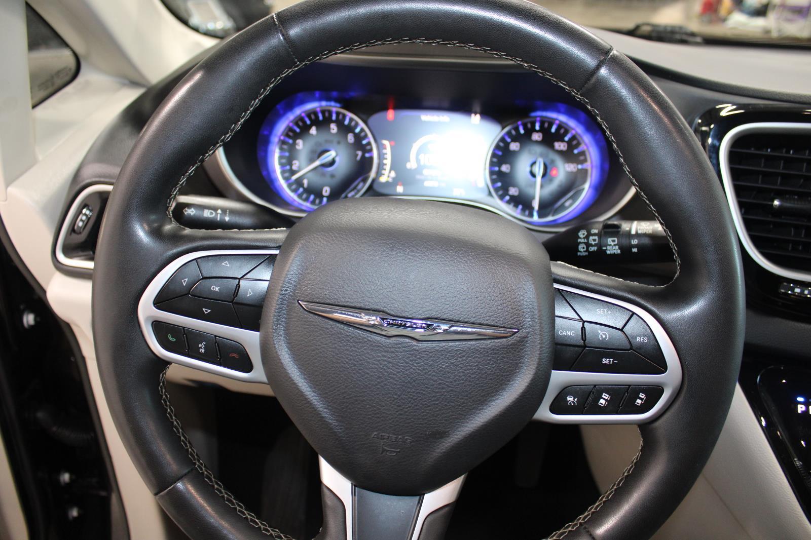 2023 Chrysler Pacifica Touring L - Photo 27