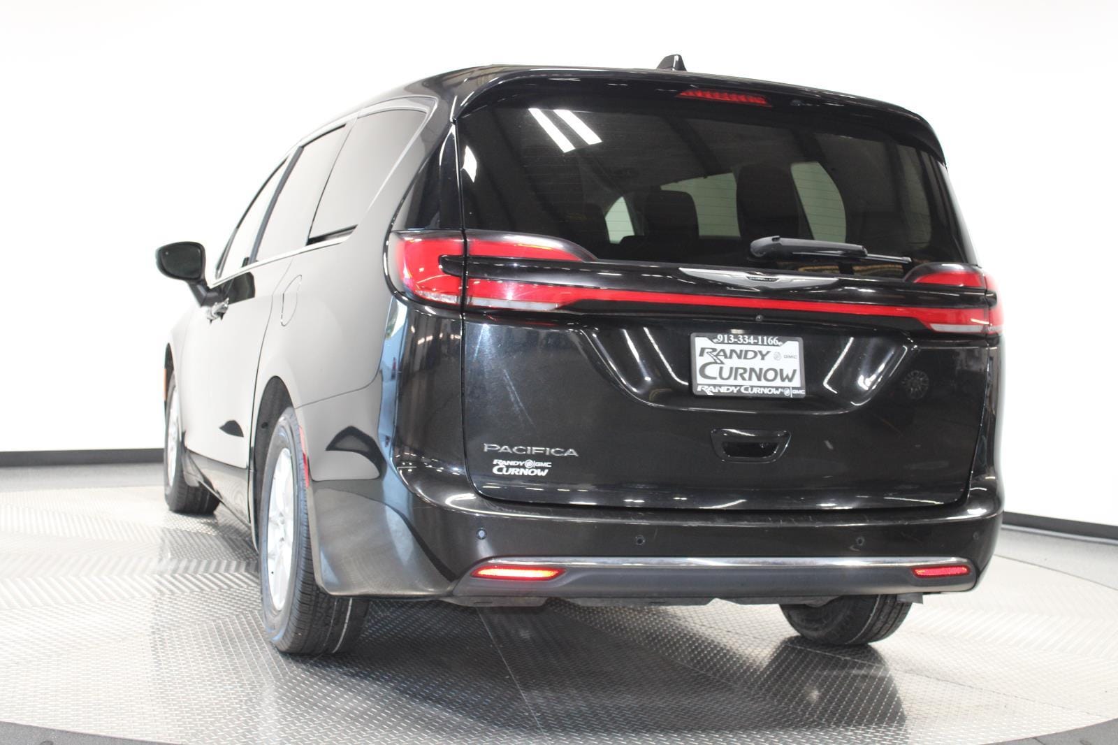 2023 Chrysler Pacifica Touring L - Photo 8
