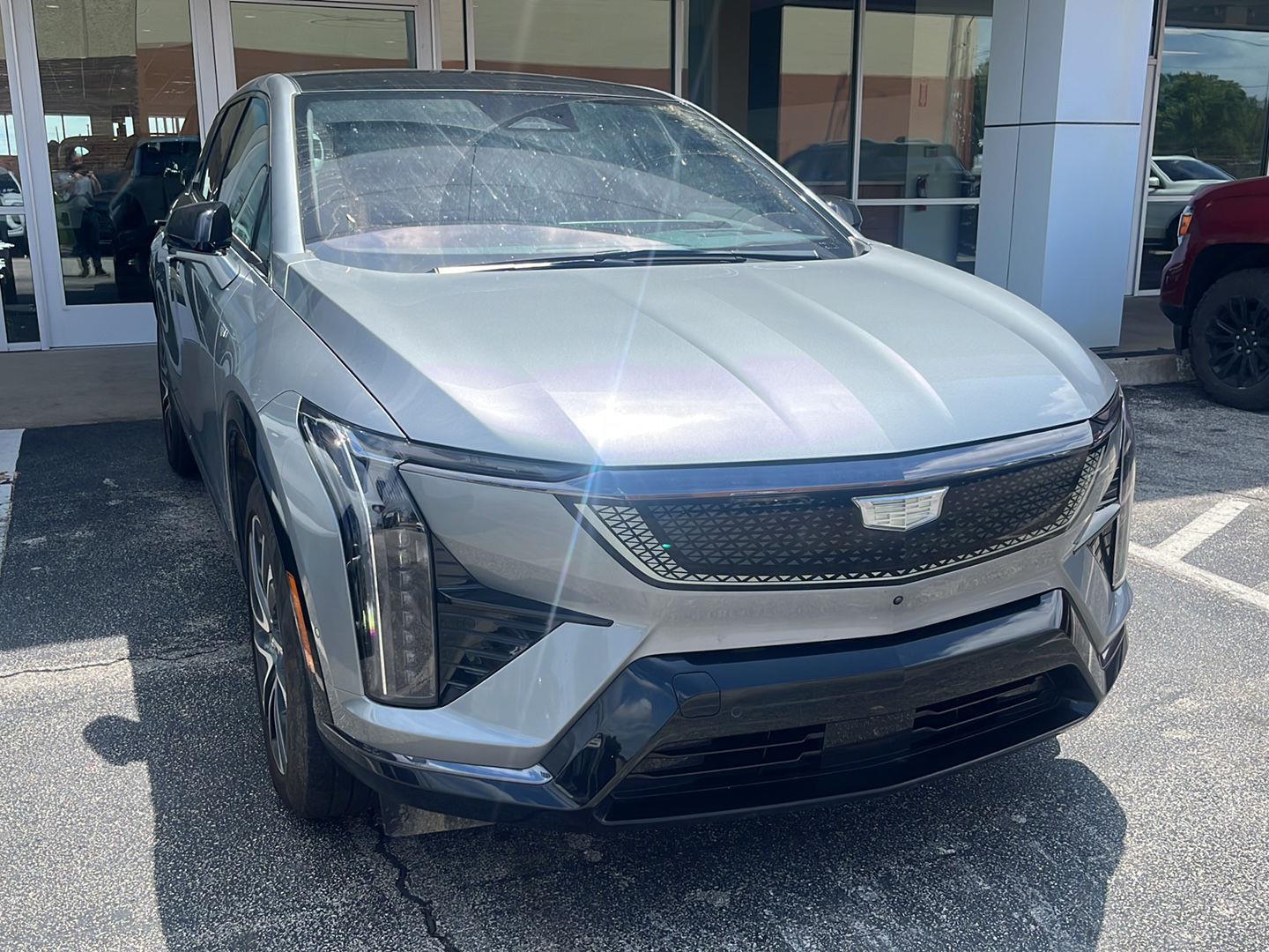 Used 2025 Cadillac OPTIQ Sport 2 with VIN 3GYK3GMR5SS143128 for sale in Kansas City