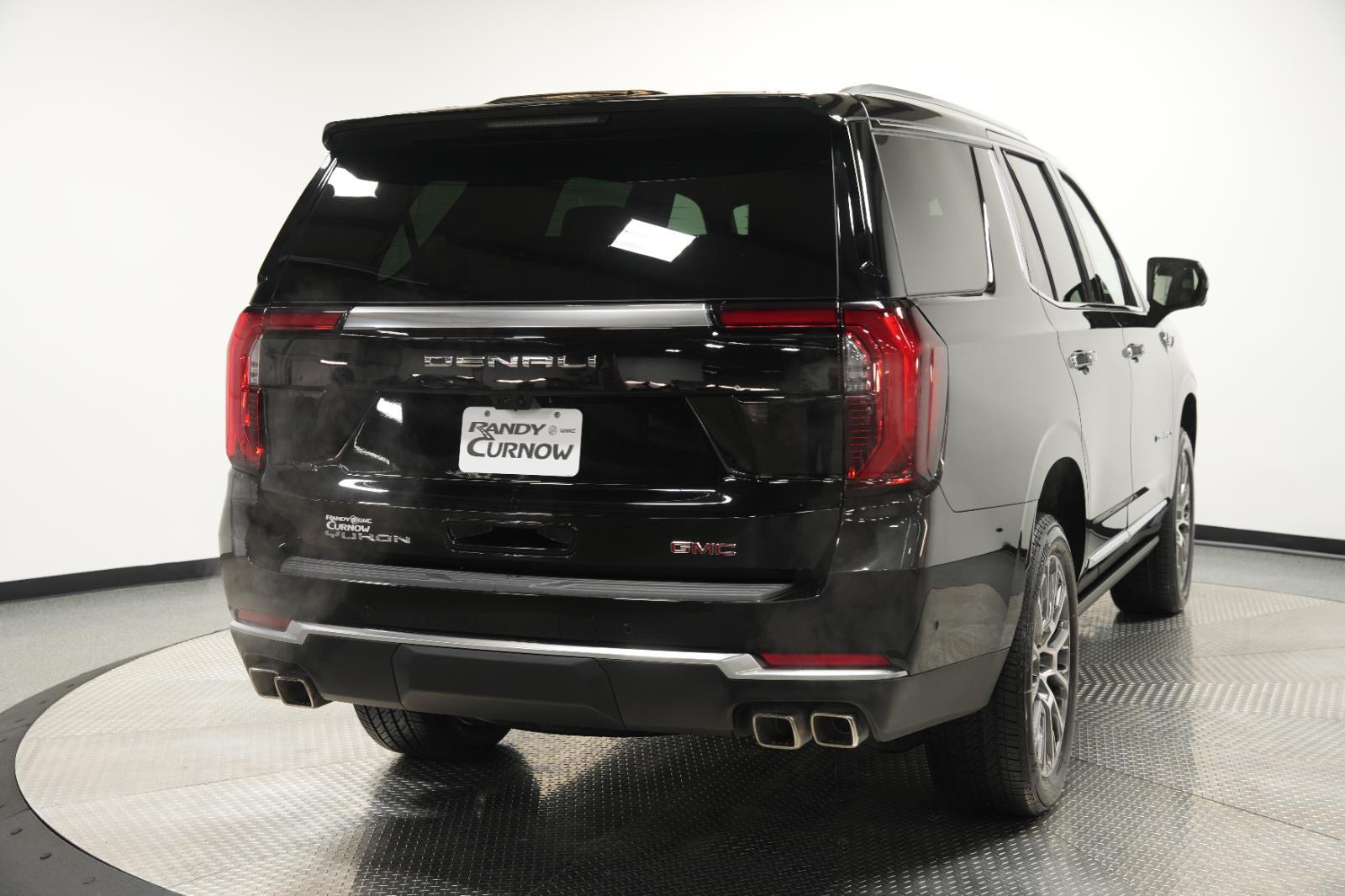 2026 GMC Yukon Denali - Photo 10