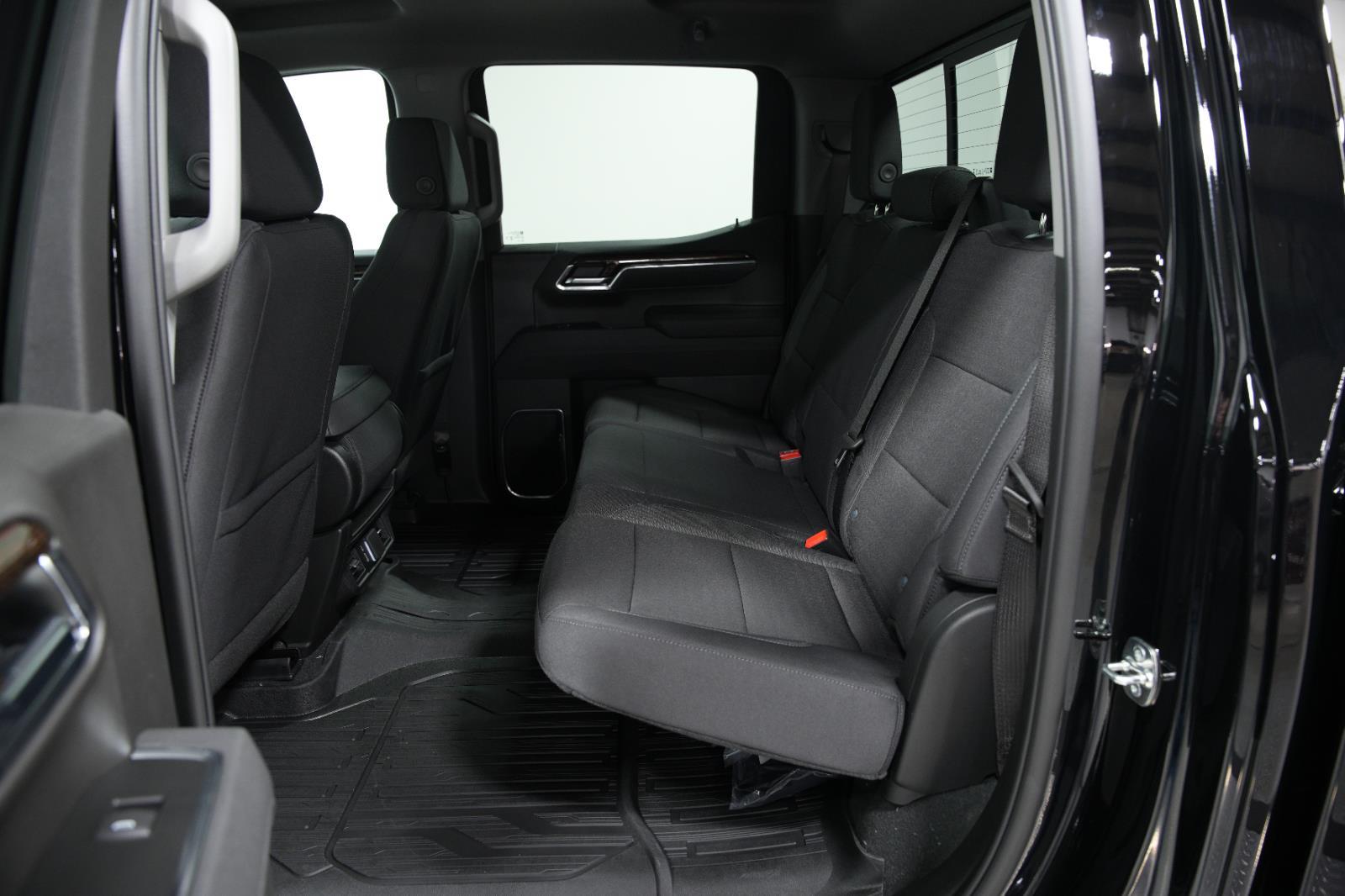 2026 GMC Sierra 1500 SLE - Photo 20