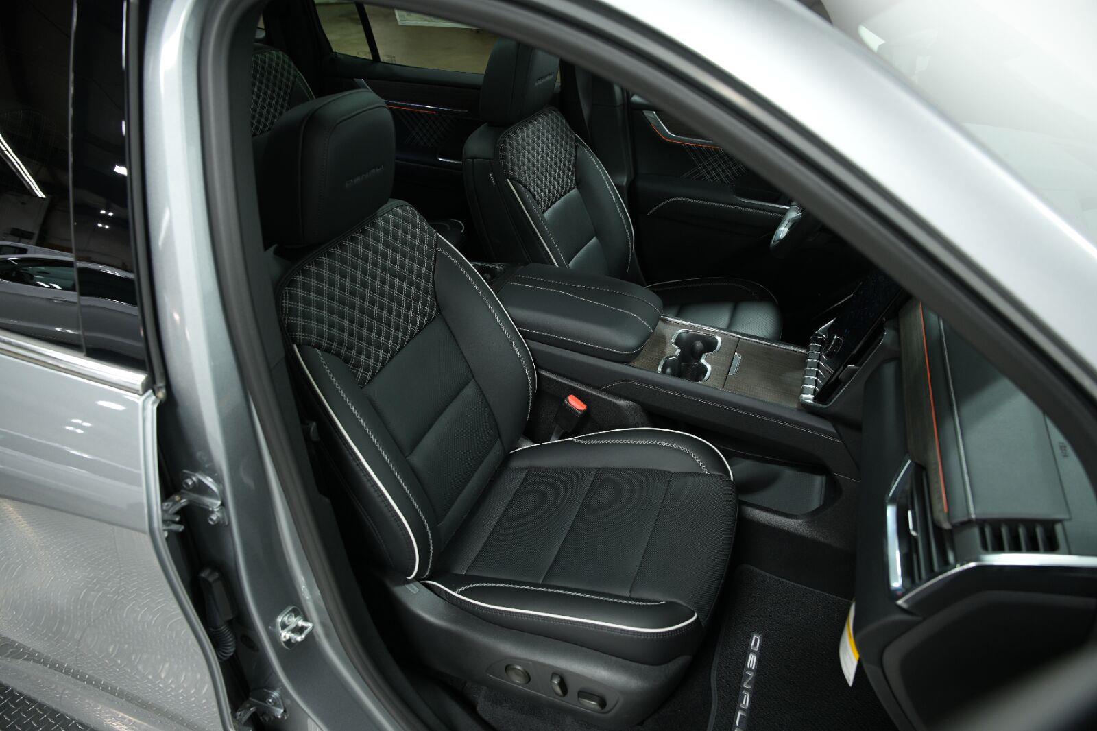 2026 GMC Acadia Denali - Photo 18