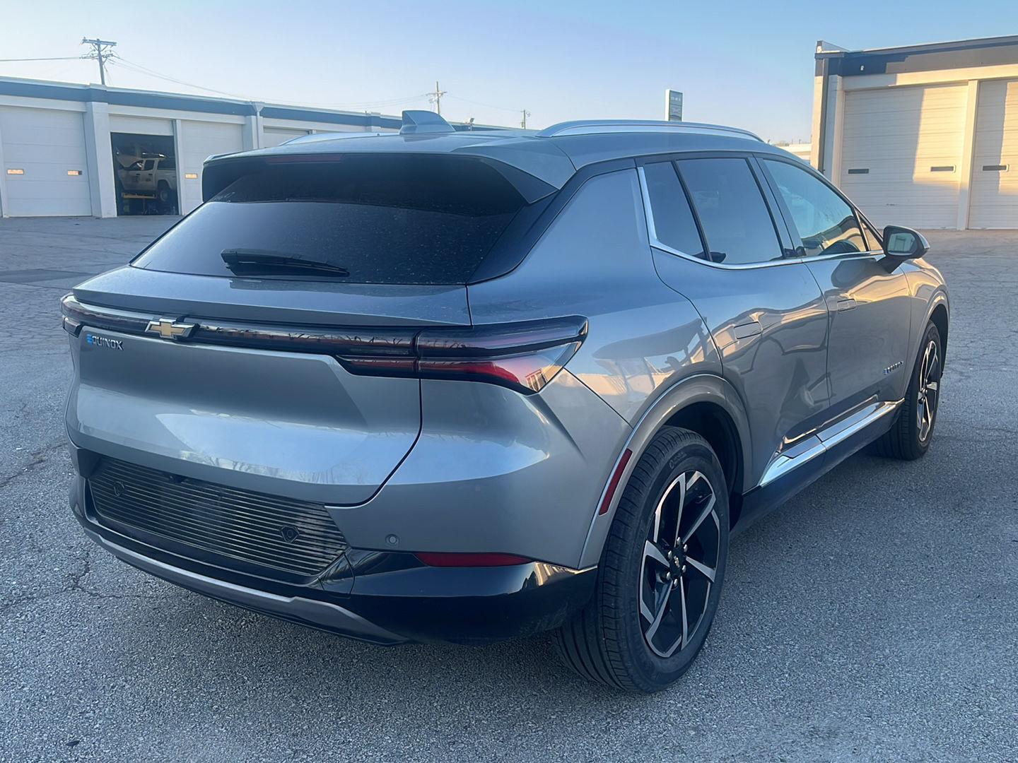 Used 2025 Chevrolet Equinox EV LT with VIN 3GN7DLRP1SS144647 for sale in Kansas City, KS