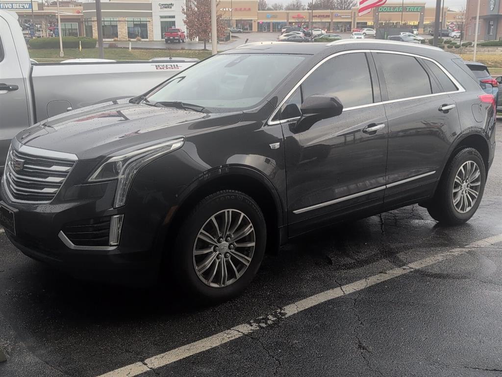 2018 Cadillac XT5 Luxury photo 2