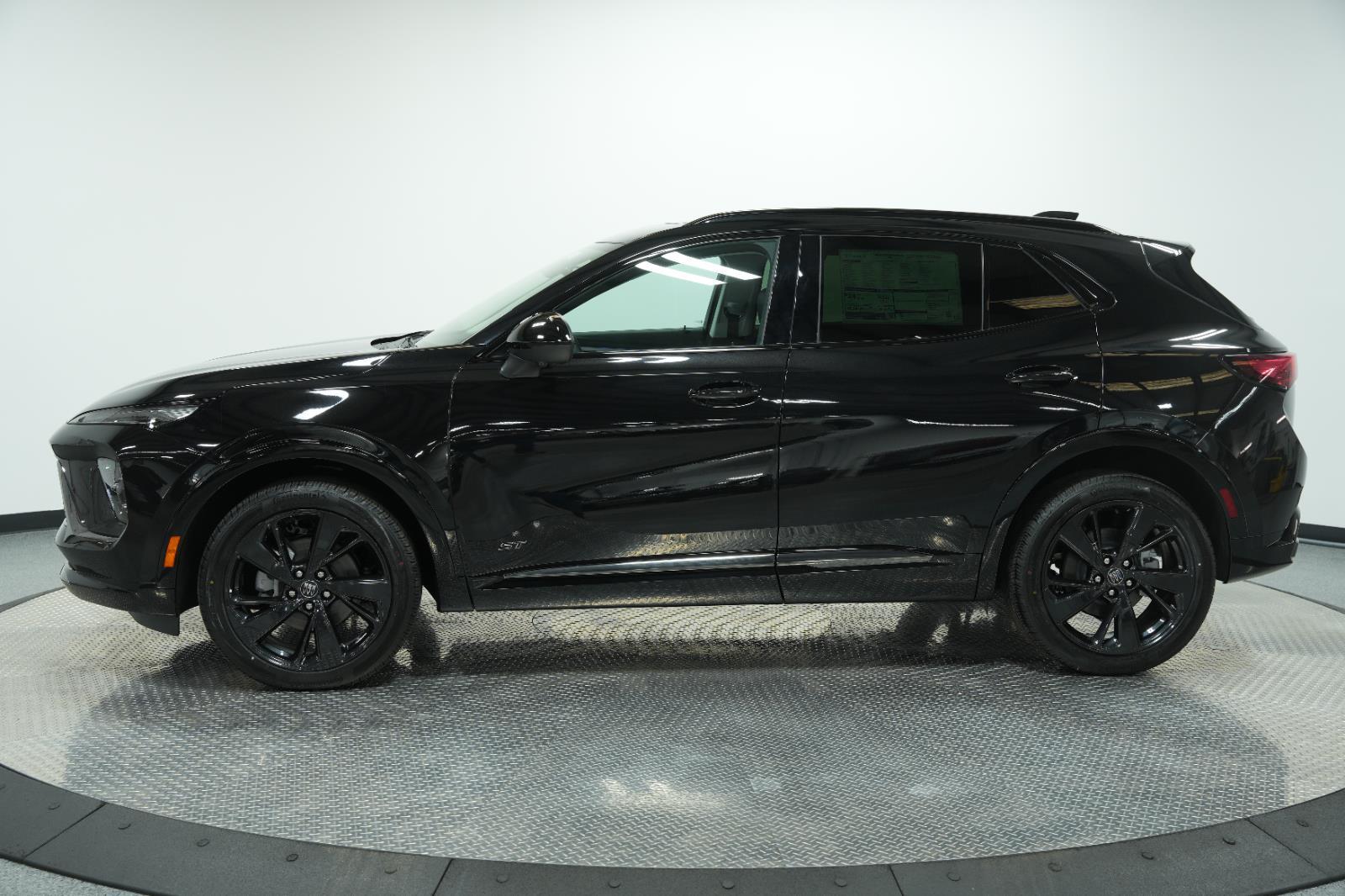 2025 Buick Envision Sport Touring photo 4