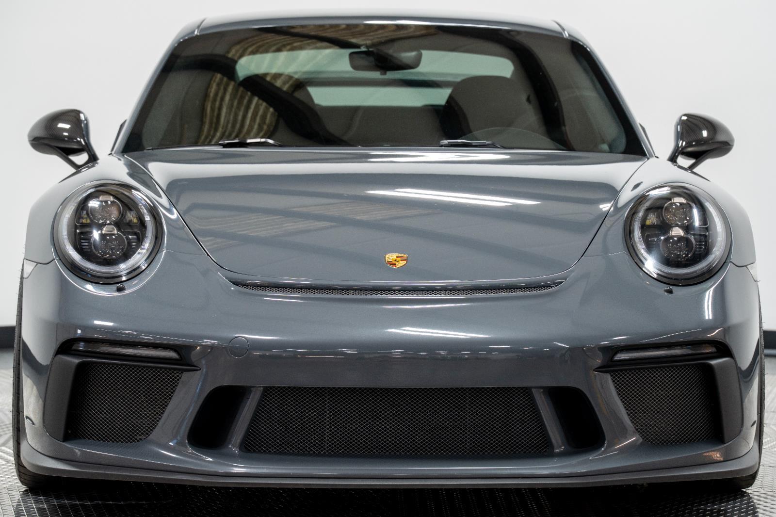 2018 Porsche 911 GT3 photo 3