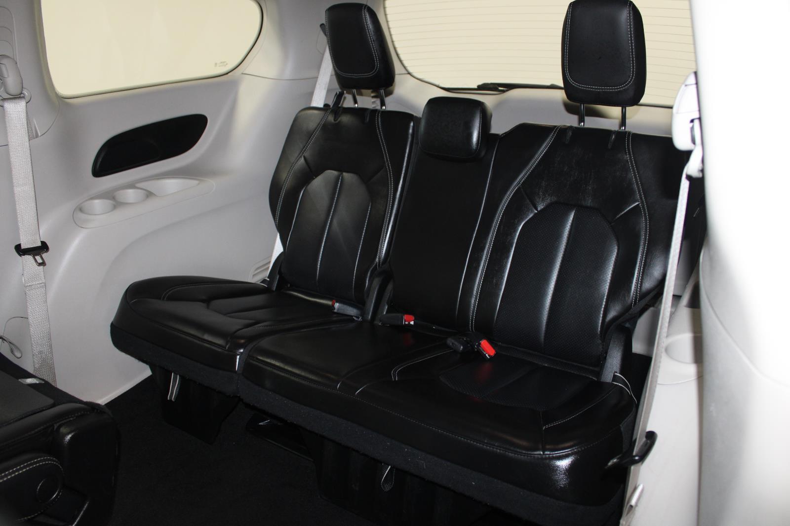 2023 Chrysler Pacifica Touring L - Photo 23