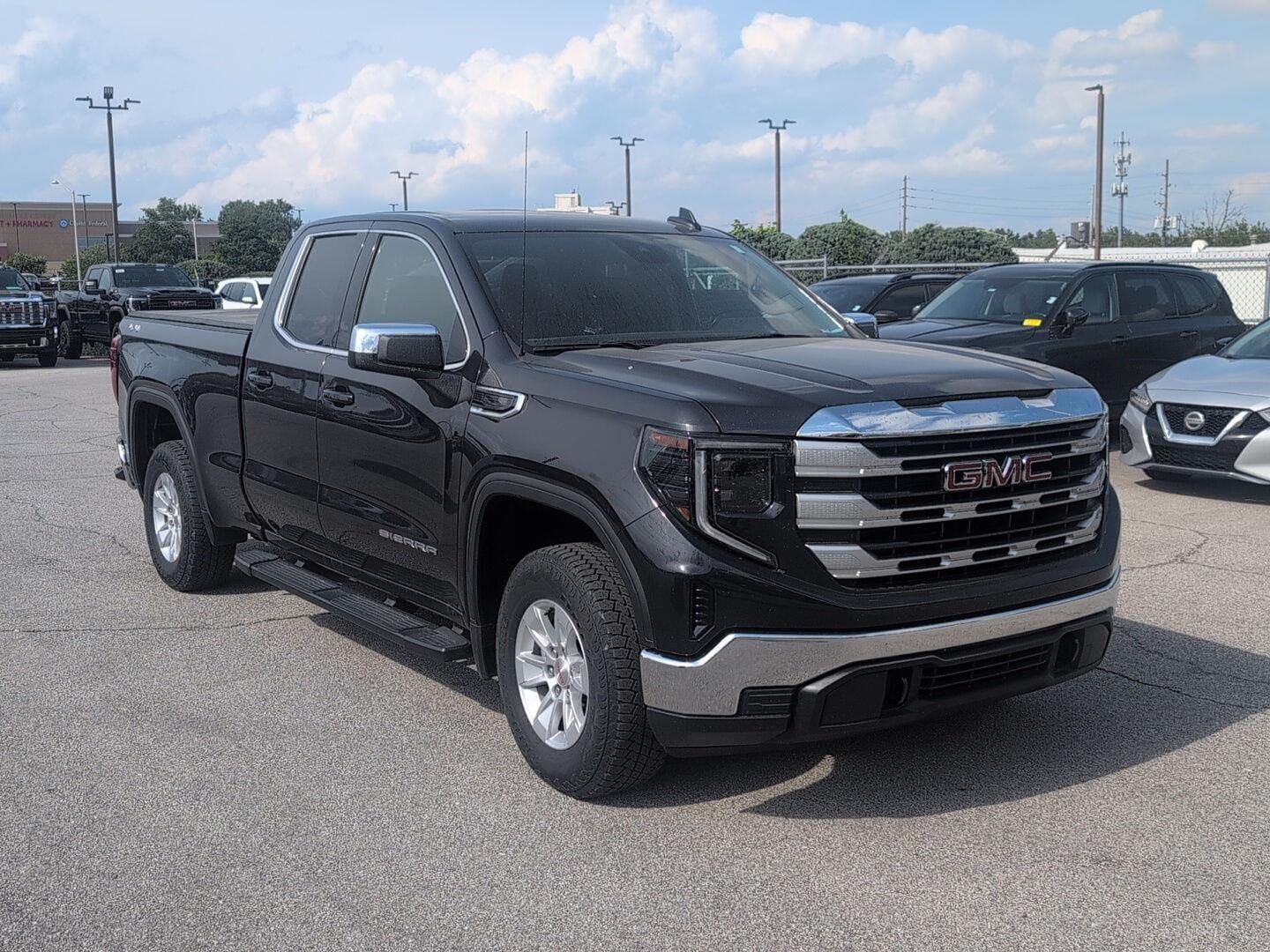 Used 2023 GMC Sierra 1500 SLE with VIN 1GTRUBEK8PZ288308 for sale in Kansas City