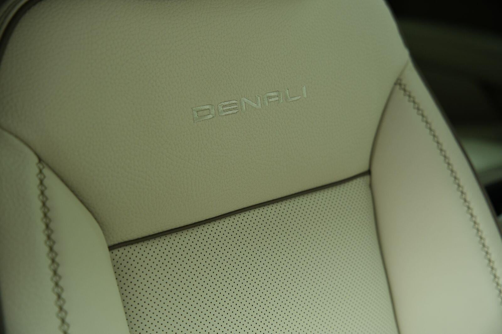 2026 GMC Yukon Denali - Photo 25