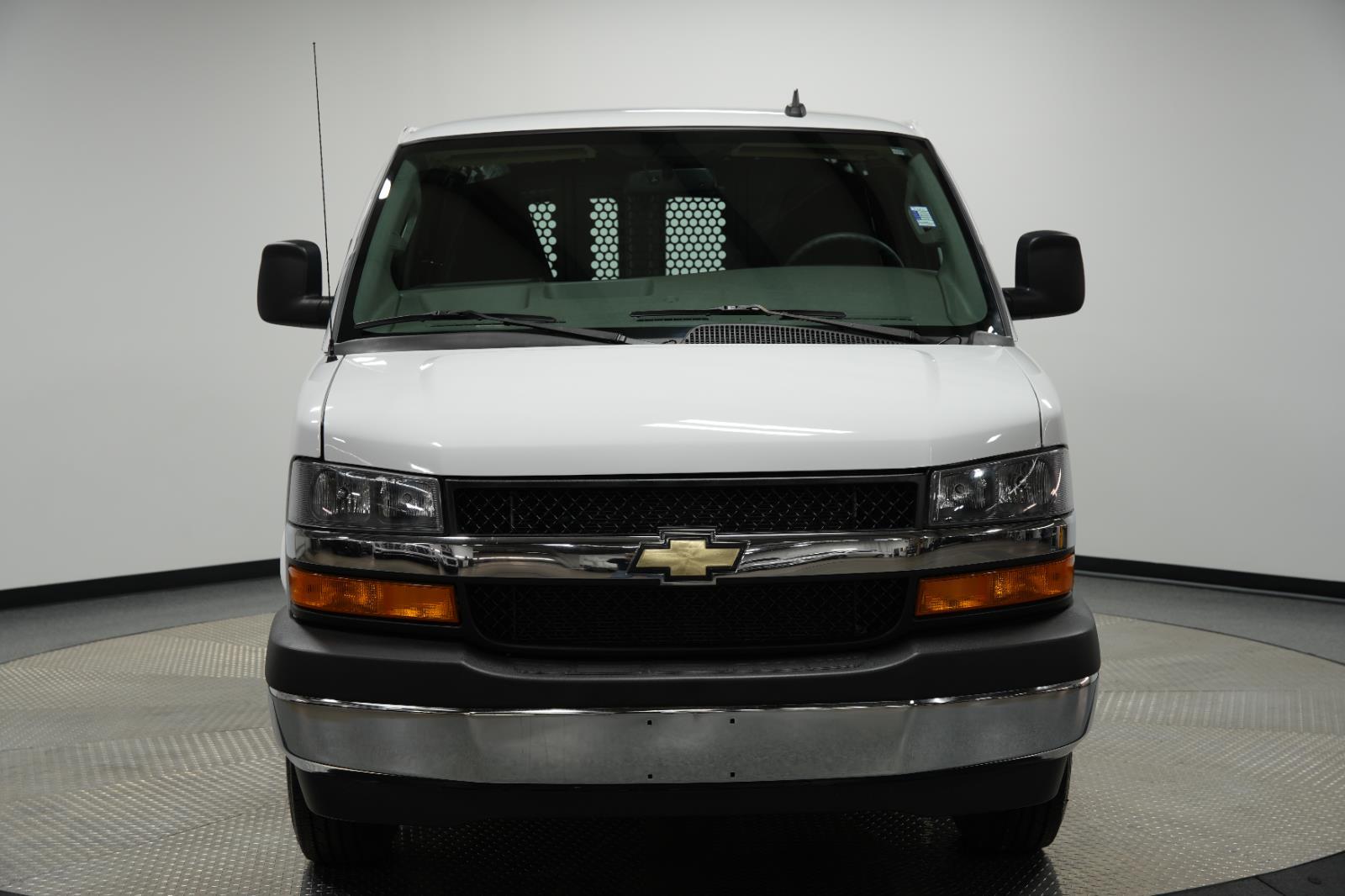 2022 Chevrolet Express Cargo 2500 photo 2