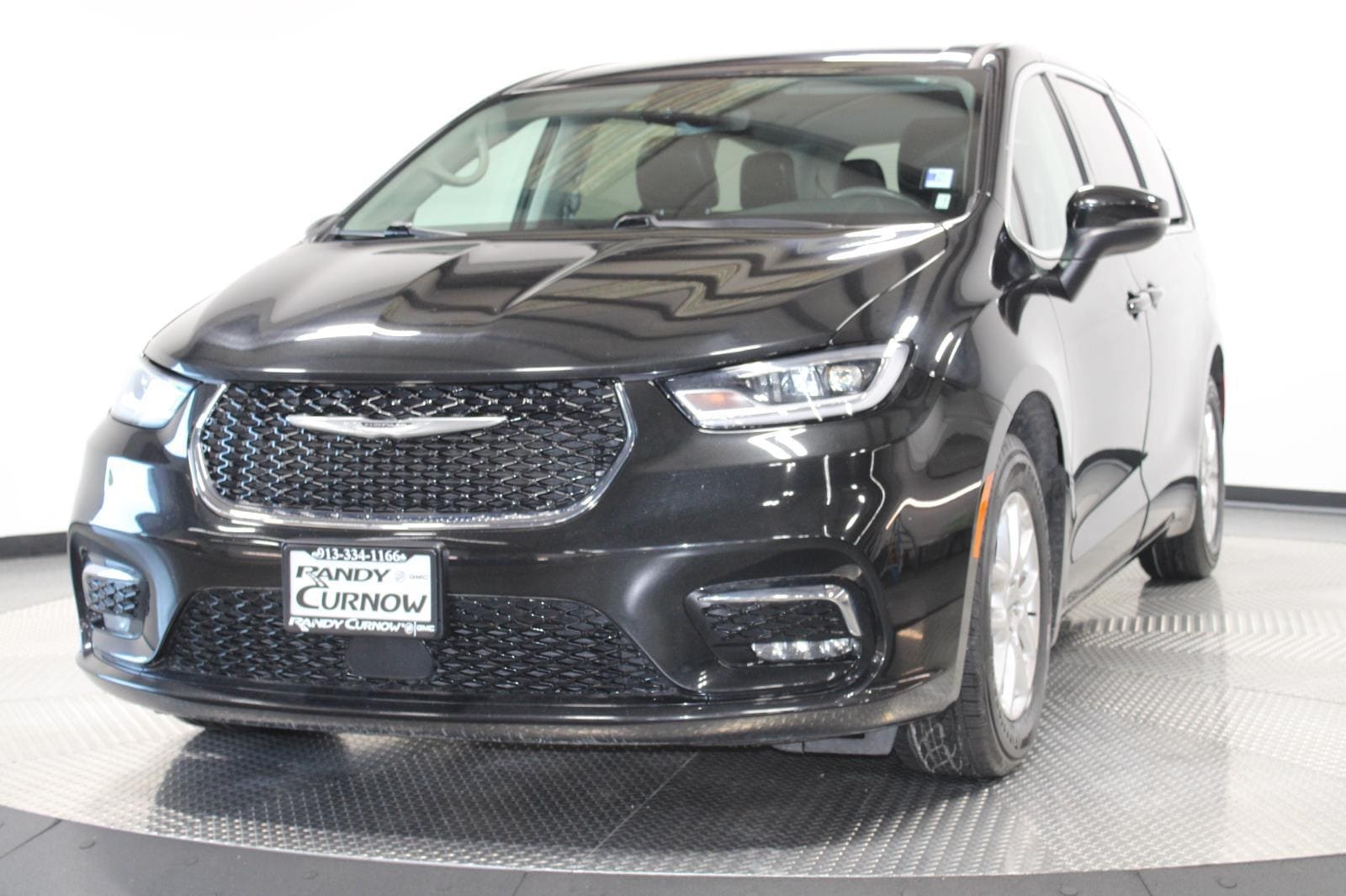2023 Chrysler Pacifica Touring L - Photo 3