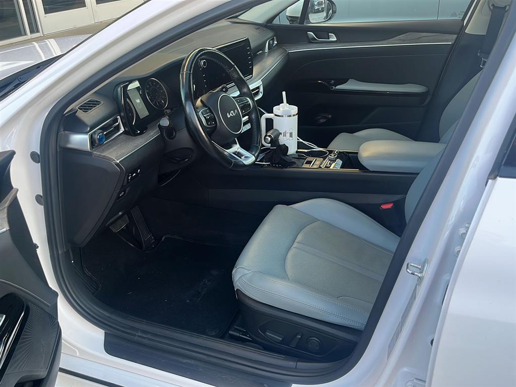 2023 Kia K5 EX photo 3