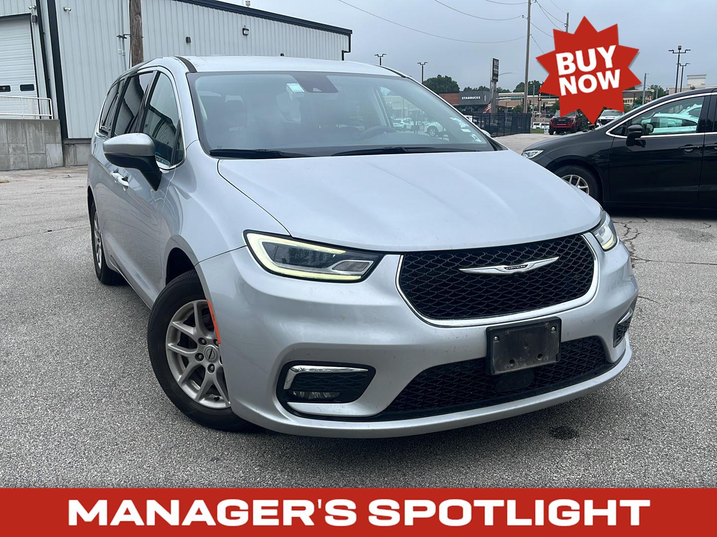 2023 Chrysler Pacifica Touring L's photo