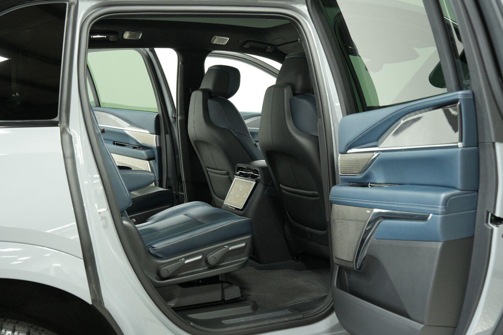 2026 Cadillac Escalade IQ Premium Sport - Photo 13