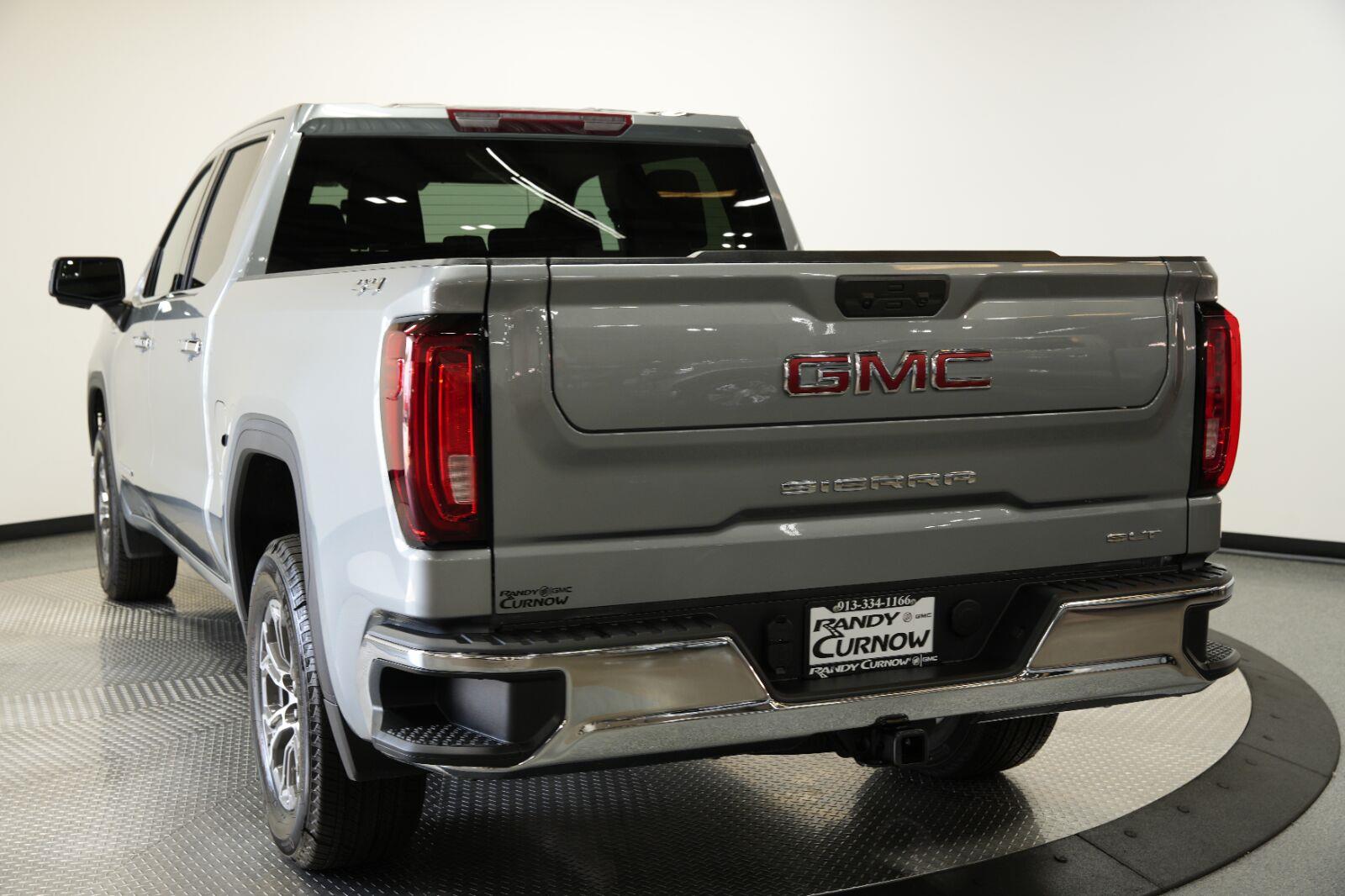 2026 GMC Sierra 1500 SLT - Photo 6