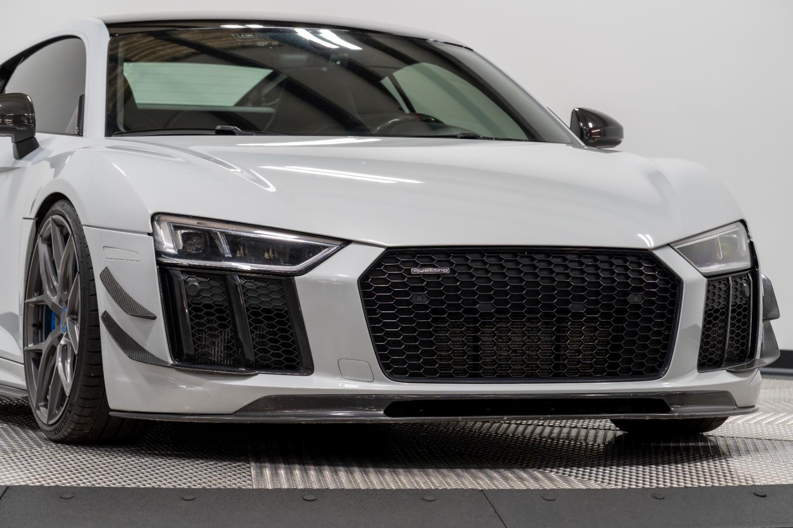 2017 Audi R8 5.2 Quattro V10 Plus photo 3