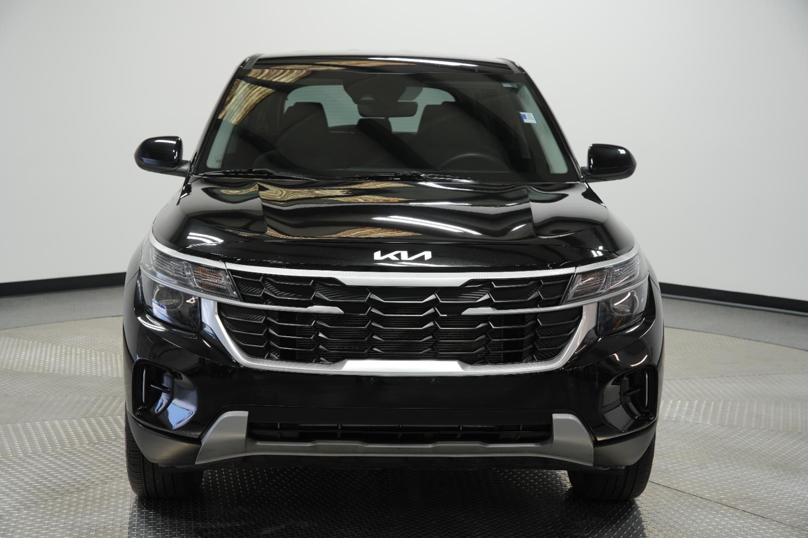 Used 2024 Kia Seltos LX with VIN KNDEPCAA0R7472794 for sale in Kansas City