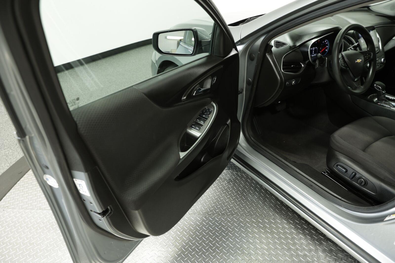 2025 Chevrolet Malibu 1LT - Photo 32