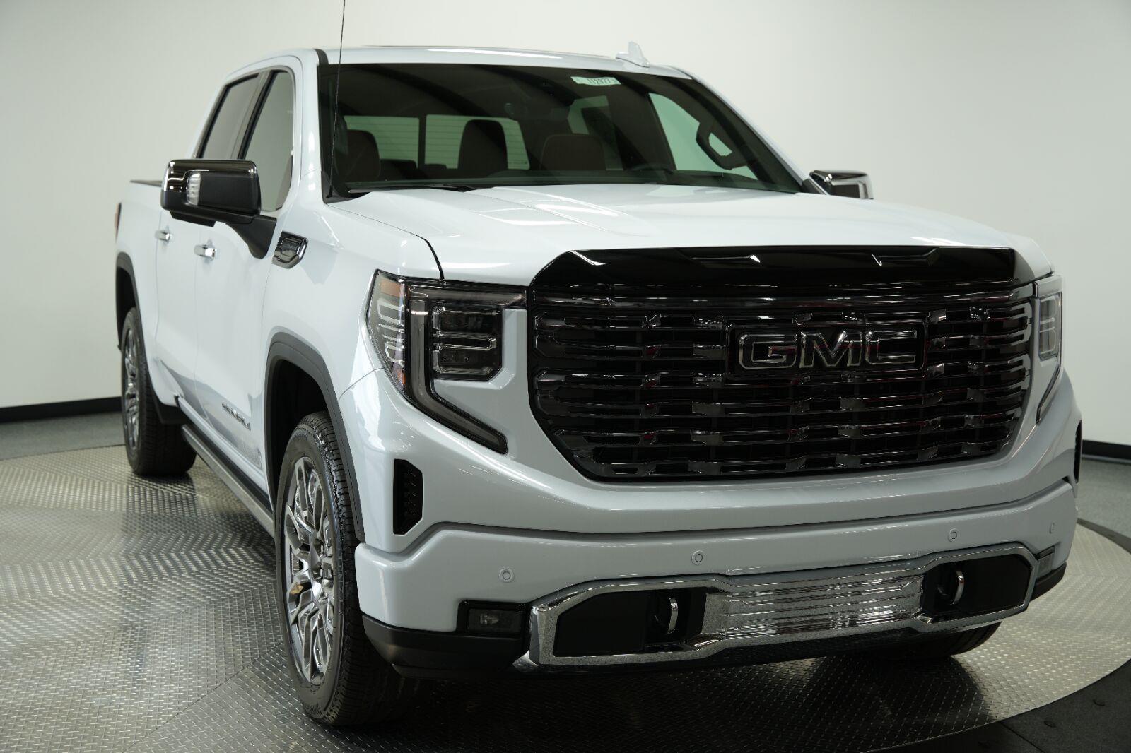 2026 GMC Sierra 1500 Denali Ultimate - Photo 3