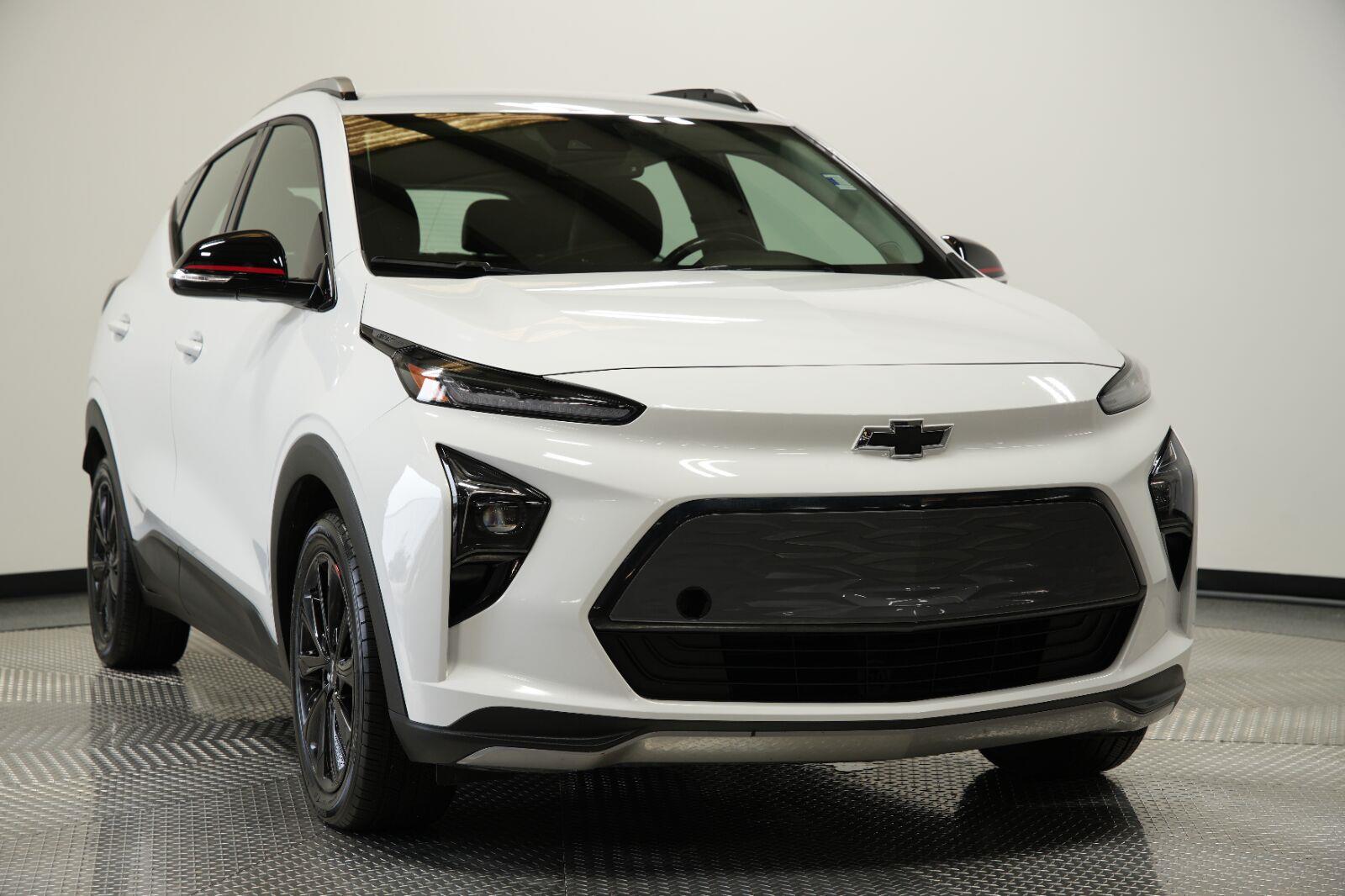 Used 2023 Chevrolet Bolt EUV LT with VIN 1G1FY6S0XP4170963 for sale in Kansas City, KS