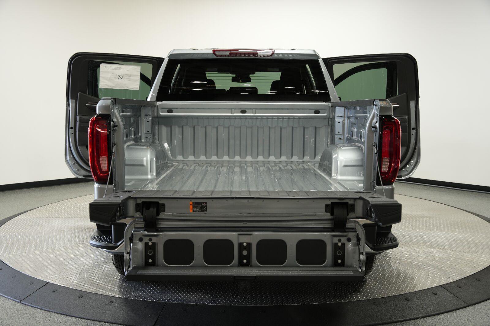 2026 GMC Sierra 1500 SLT - Photo 17